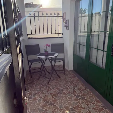 Sol Y Lava شقة